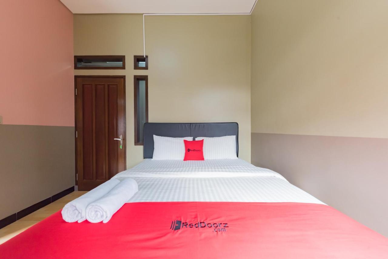 Reddoorz Syariah Near Politeknik Negeri Bandung Campus Hotel Cimahi Exterior photo